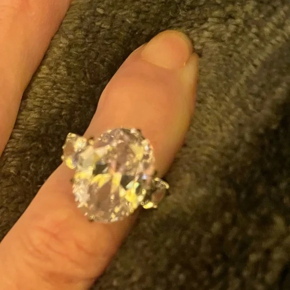 Silver & Created Diamond Ring - Picture 5 of 12